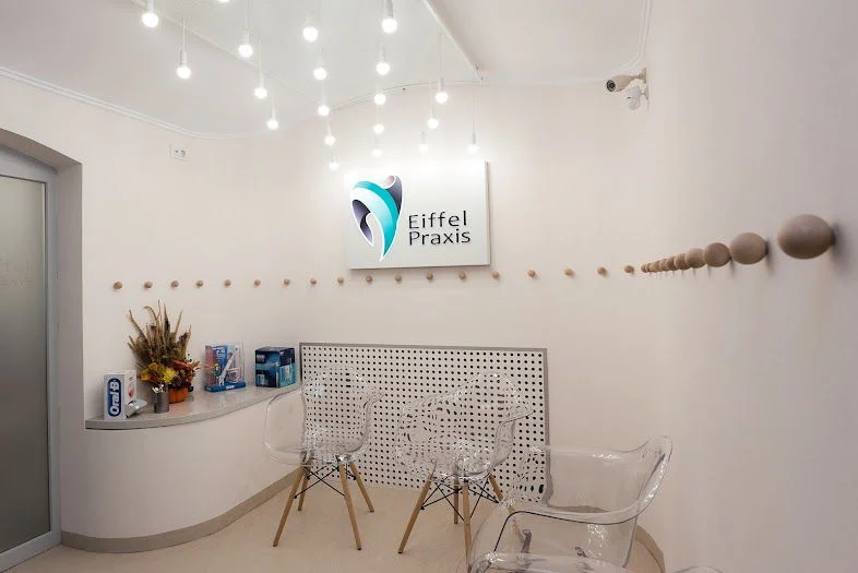 Galerie Eiffel Praxis | Clinică Stomatologică Timișoara